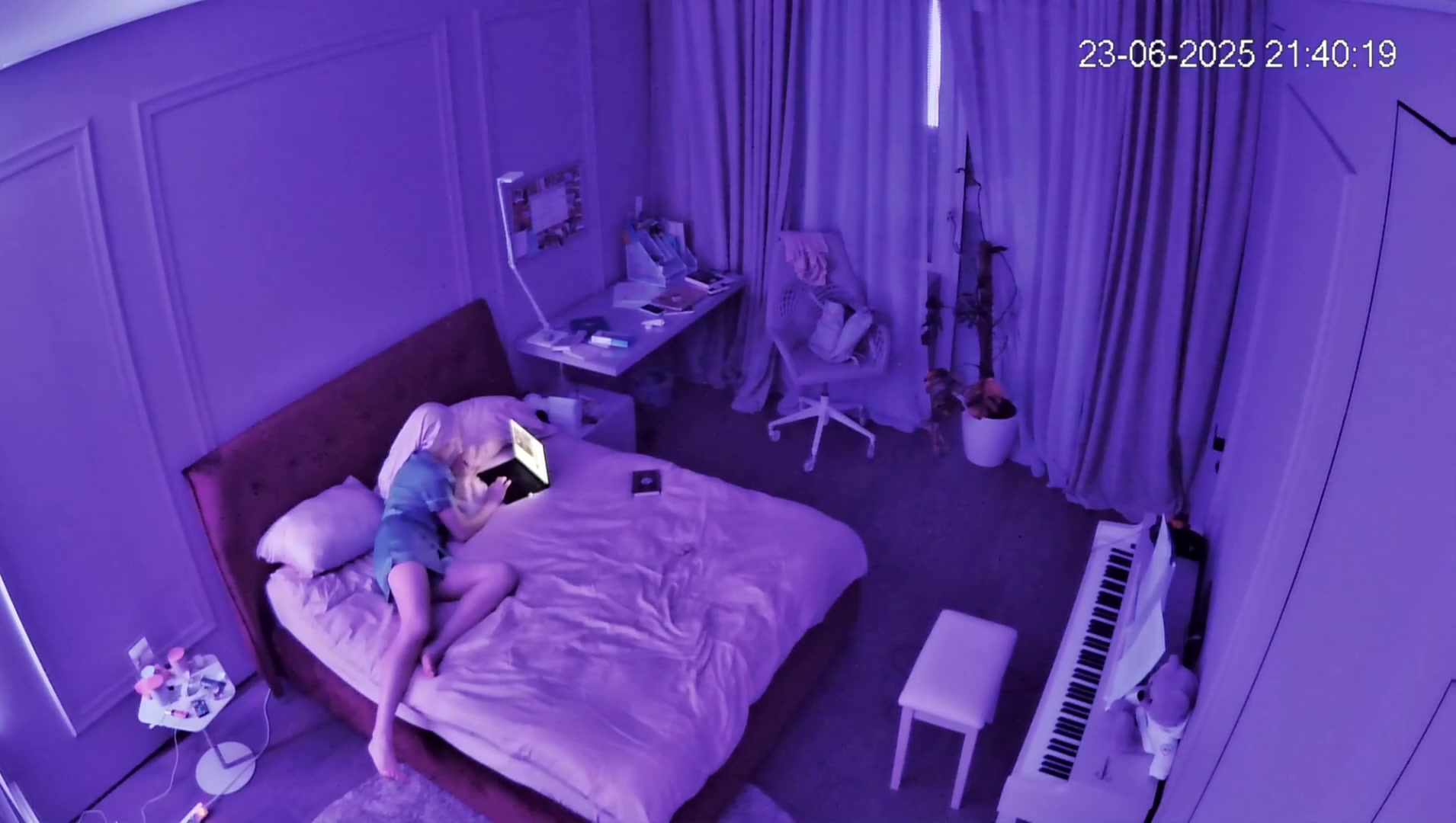 Spy Cam Catches Bedroom Action 052