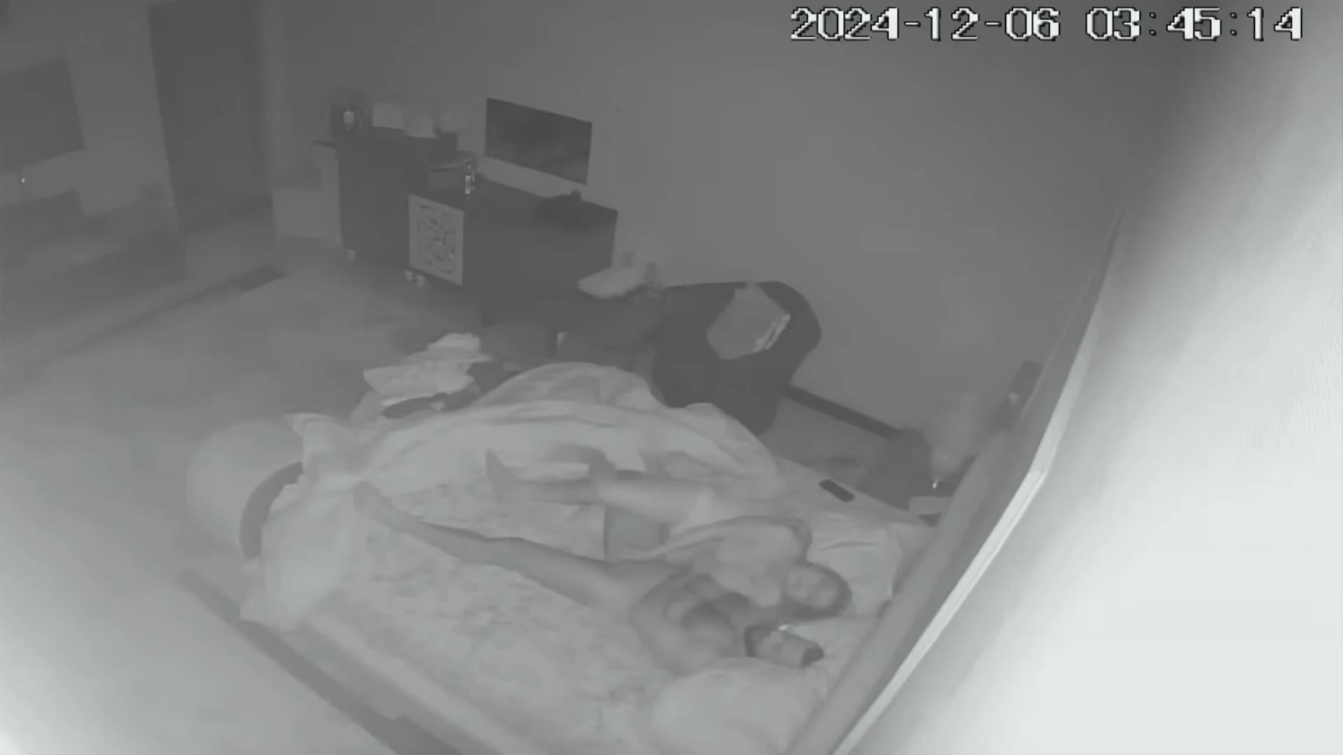IP Camera Catches Bedroom Activity 645