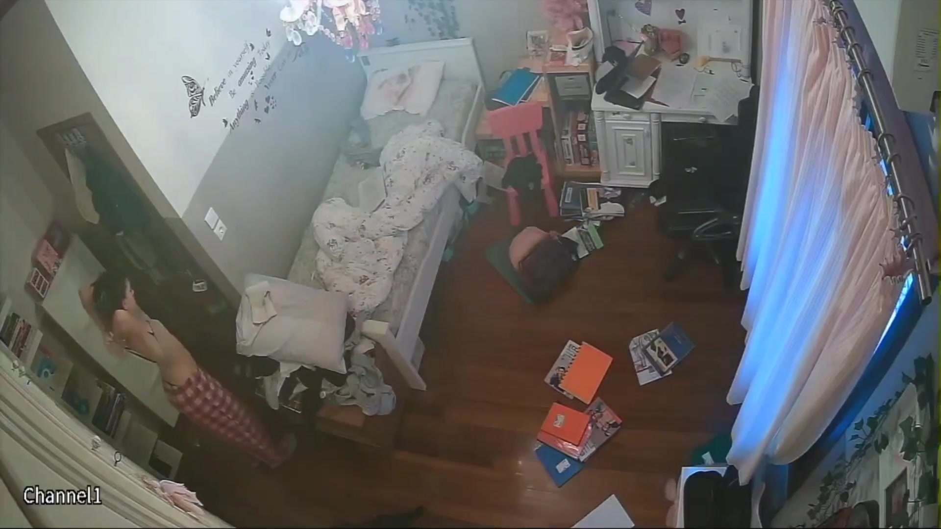 MILF Bedroom Surveillance Cam Leak 681